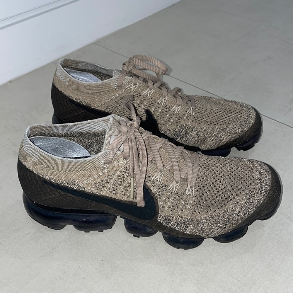 Nike VAPORMAX Size 9.5